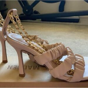 Steve Madden Cream Heels with Gold Chain